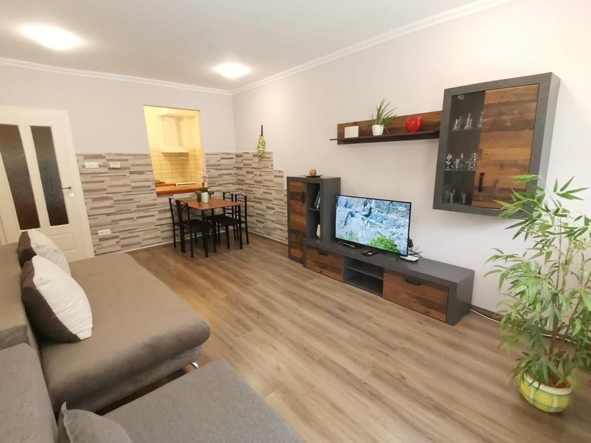 Carpe Diem Apartment Hajdúszoboszló Buitenkant foto