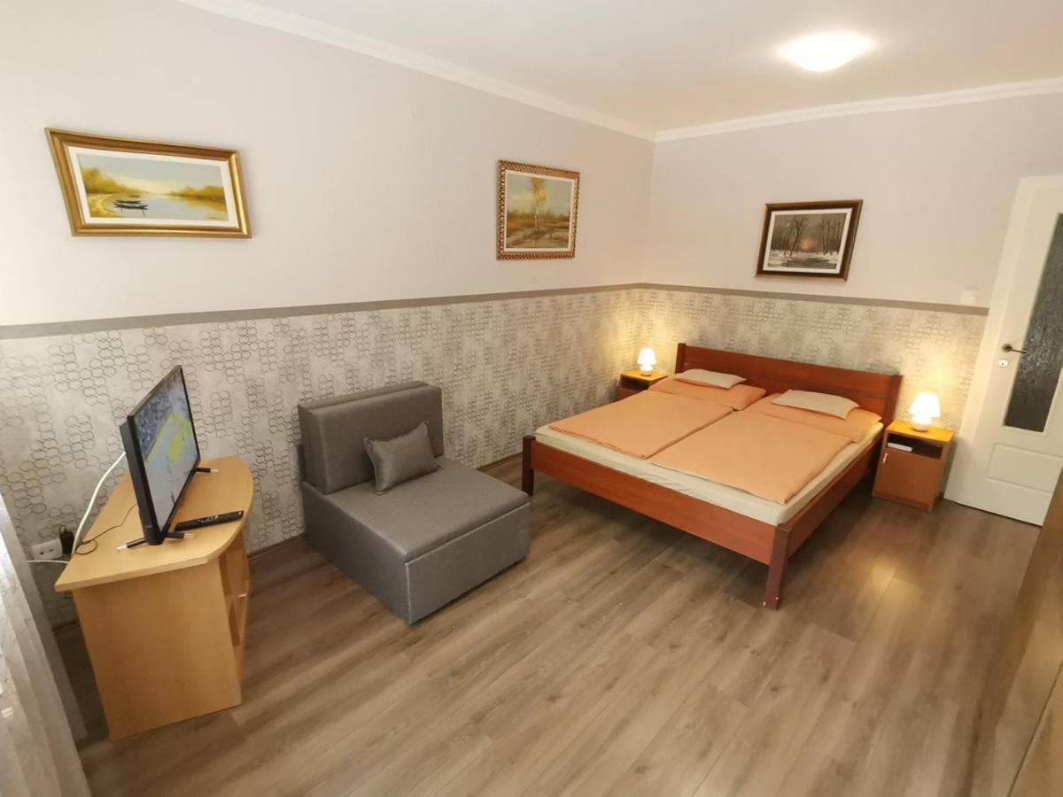 Carpe Diem Apartment Hajdúszoboszló Buitenkant foto