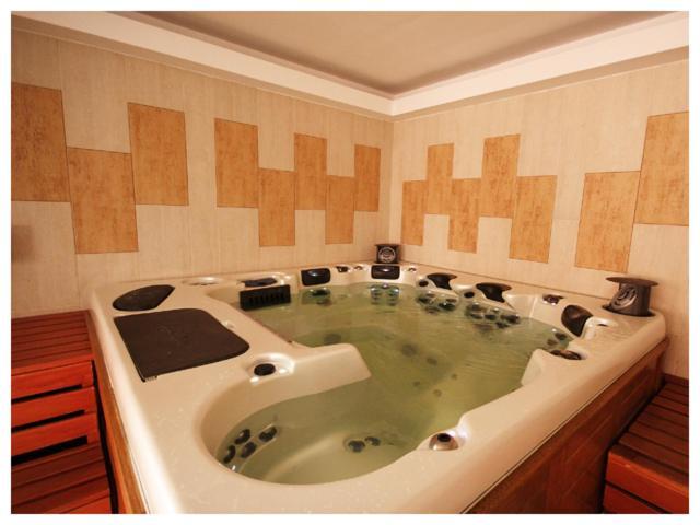 Carpe Diem Apartment Hajdúszoboszló Buitenkant foto