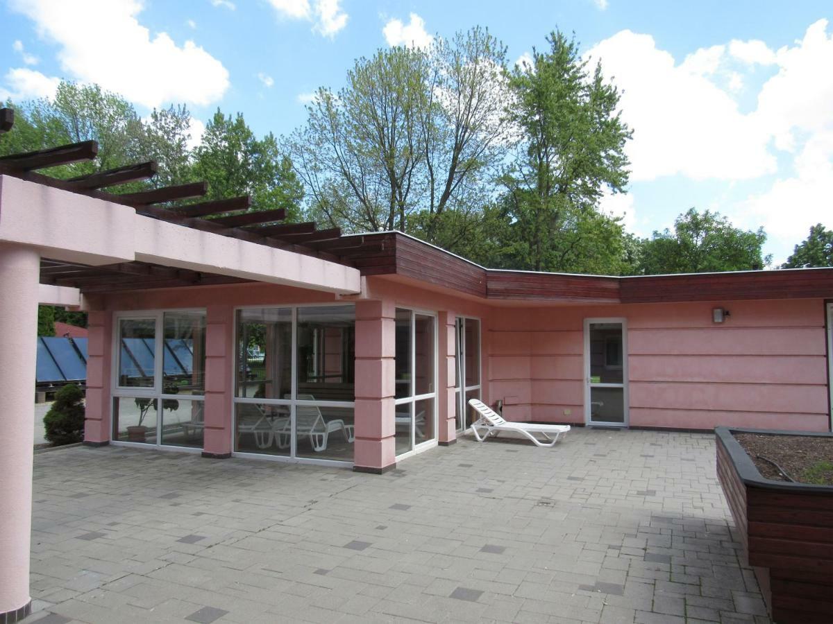 Carpe Diem Apartment Hajdúszoboszló Buitenkant foto